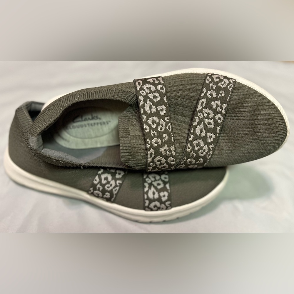 Clarks Cloudsteppers Washable Knit Slip-Ons Adella Stride Dark Olive. Size 9 GUC - Picture 6 of 8